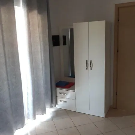 Vila Veliaj *